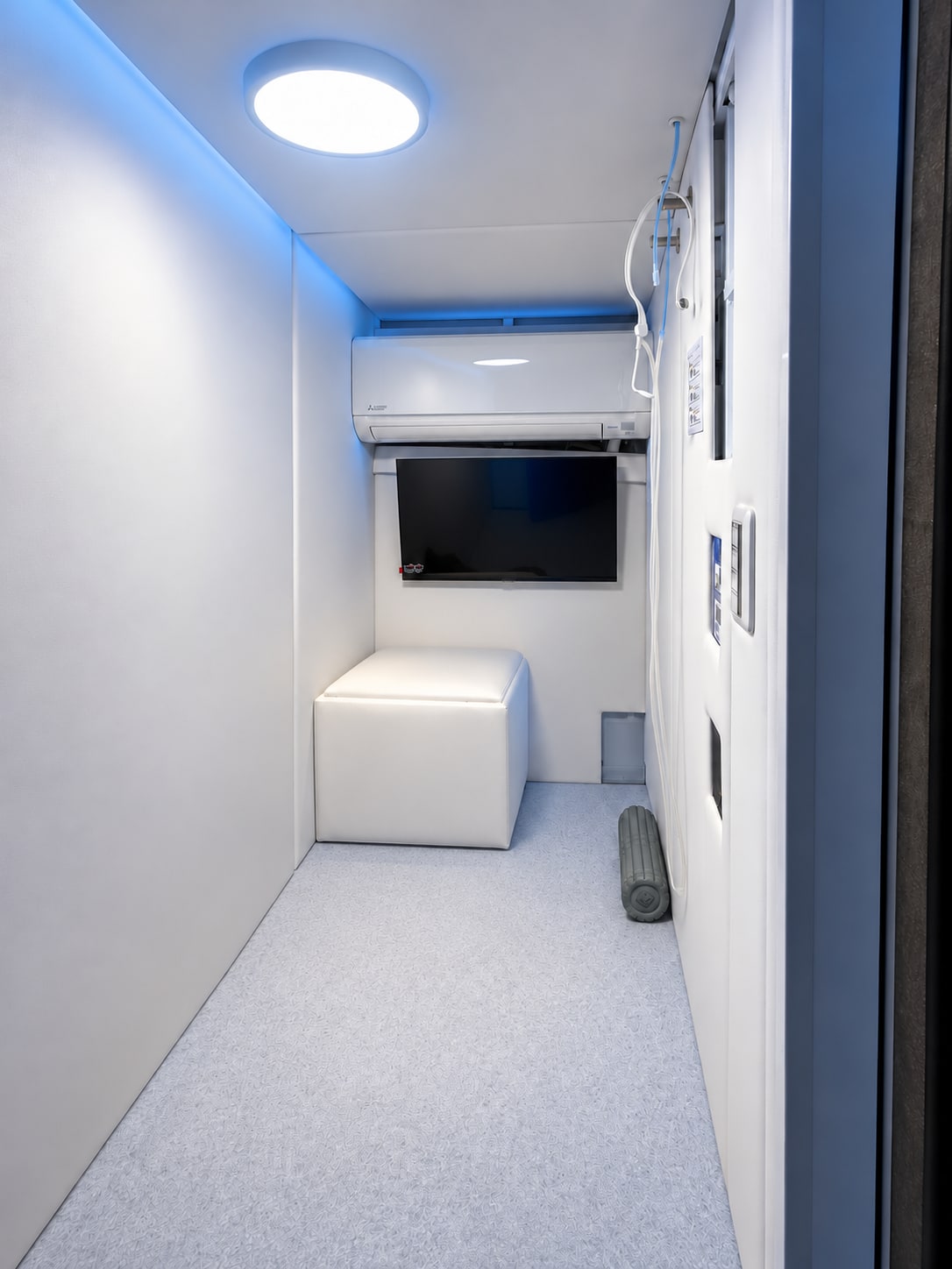 Interior seating and lighting of the working demo chamber